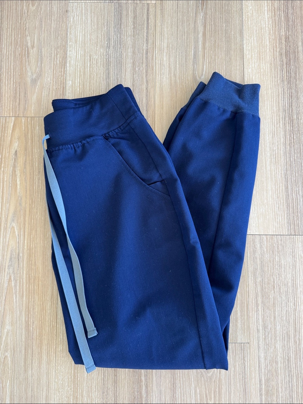 FIGS Women’s Navy Zamora Jogger Scrub Pants